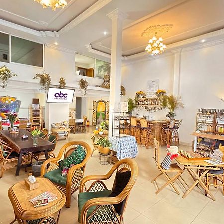 Dutch Hosted B&B, ABC Phnom Penh Exterior foto