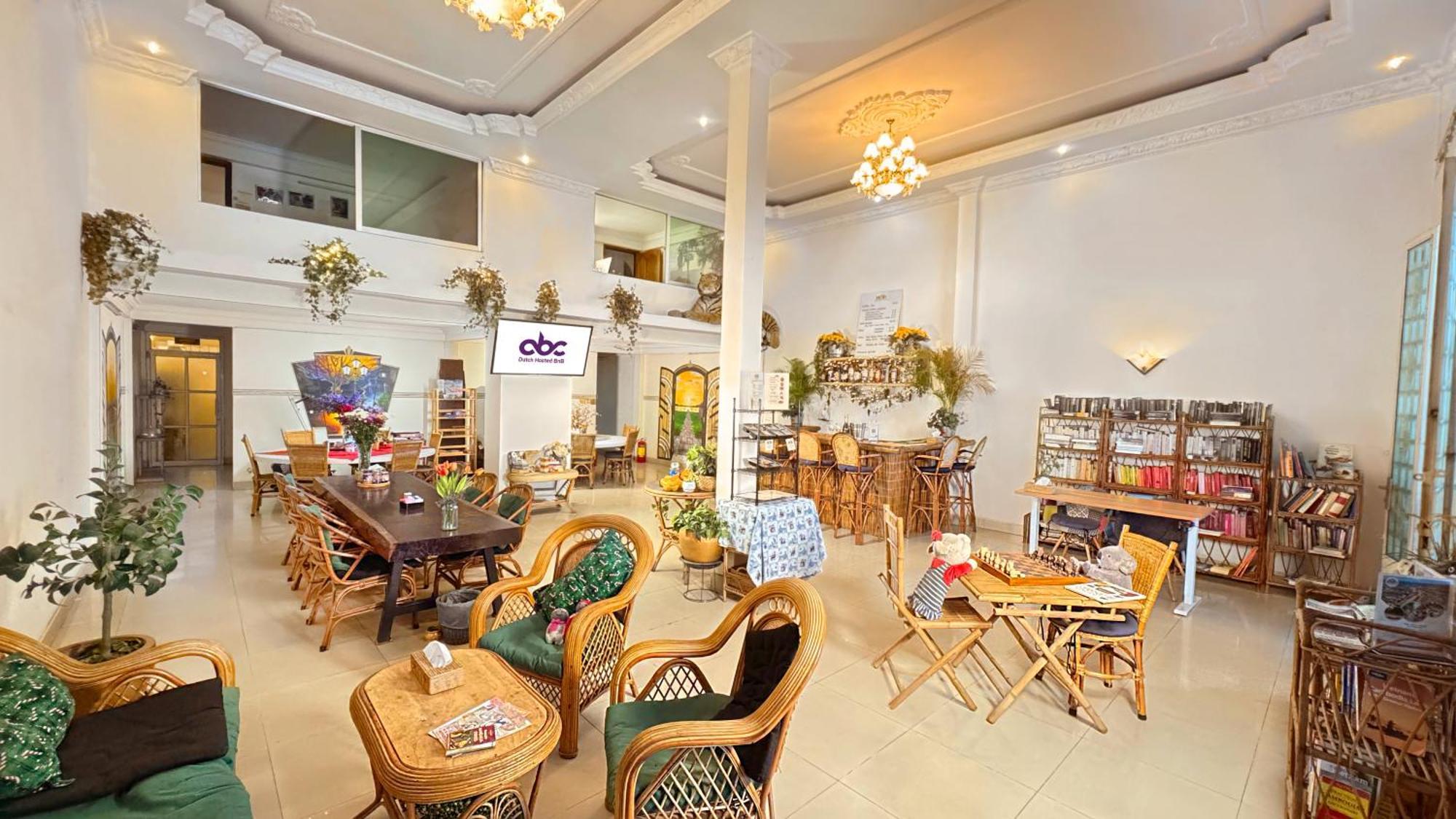 Dutch Hosted B&B, ABC Phnom Penh Exterior foto