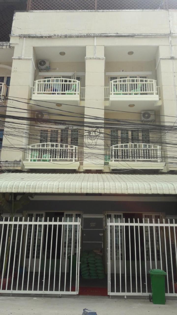 Dutch Hosted B&B, ABC Phnom Penh Exterior foto